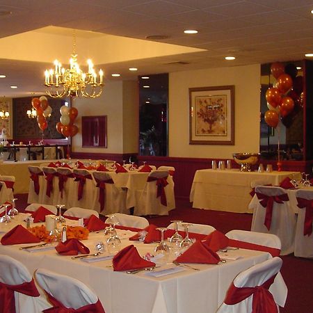 Ramada By Wyndham Watertown Thousand Kültér fotó