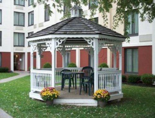 Ramada By Wyndham Watertown Thousand Kültér fotó